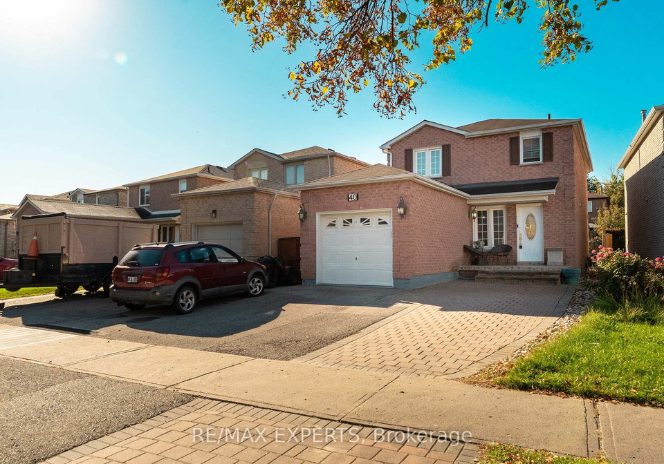 40-large-crescent-ajax-ontario-e12446312