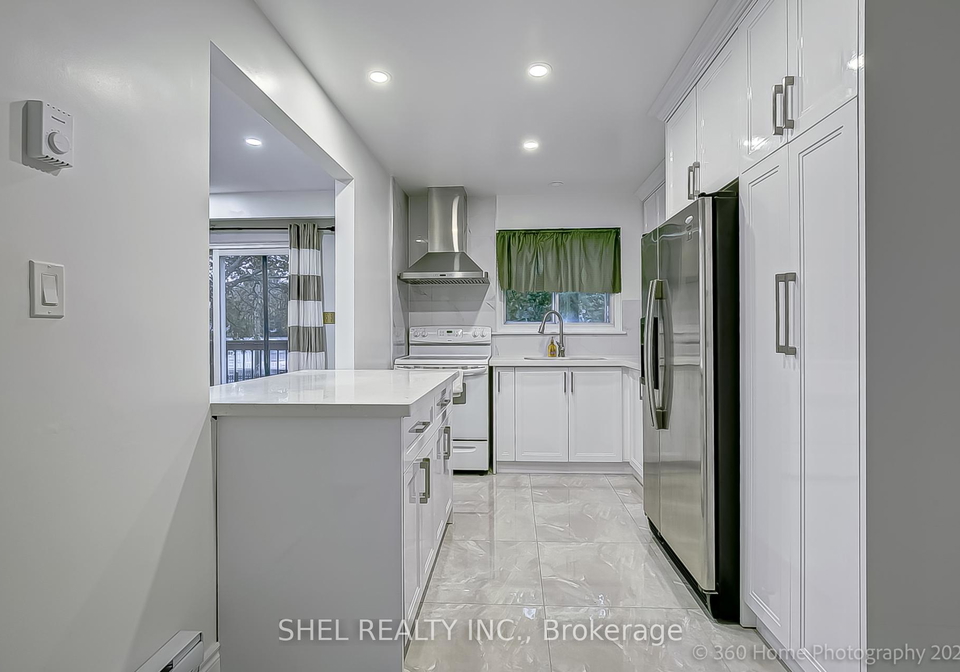 2-white-abbey-park-scarborough-ontario-e12446397