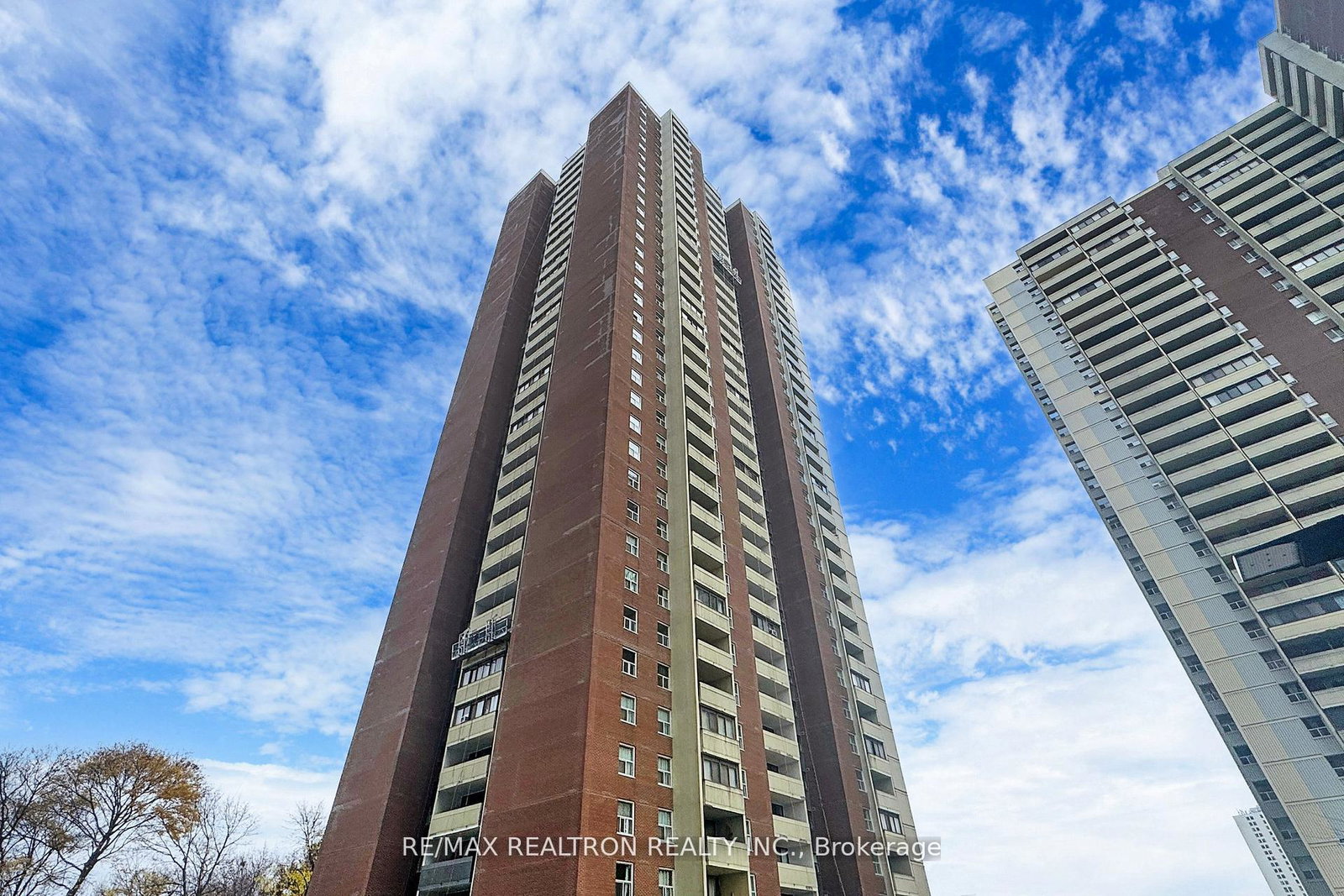 3-massey-square-east-york-ontario-e12447013