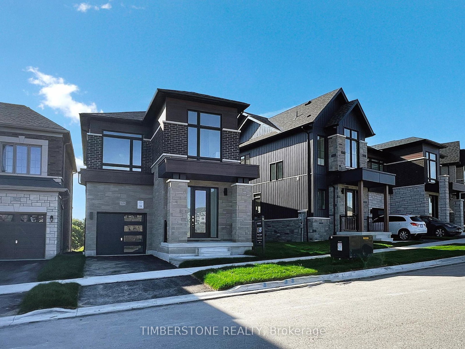 1119-zircon-manor-pickering-ontario-e12447354