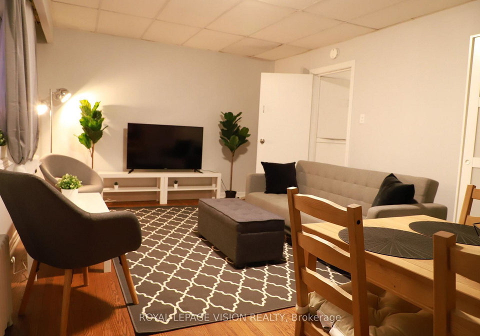 1242-danforth-avenue-east-york-ontario-e12448045