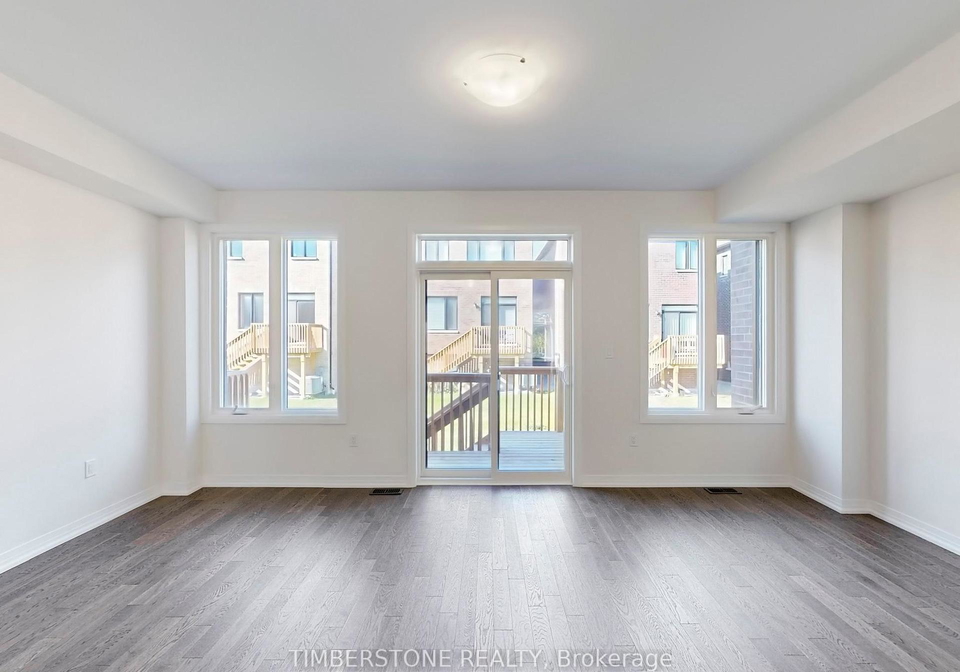 3008-sideline-16-pickering-ontario-e12448290