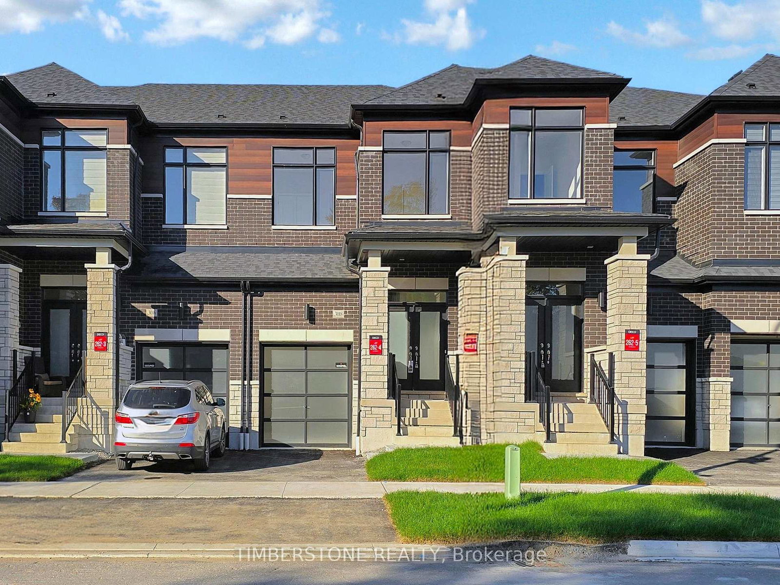 3018-sideline-16-pickering-ontario-e12448299