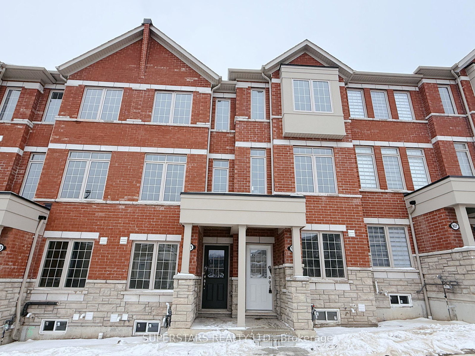 929-crowsnest-hollow-pickering-ontario-e12448506