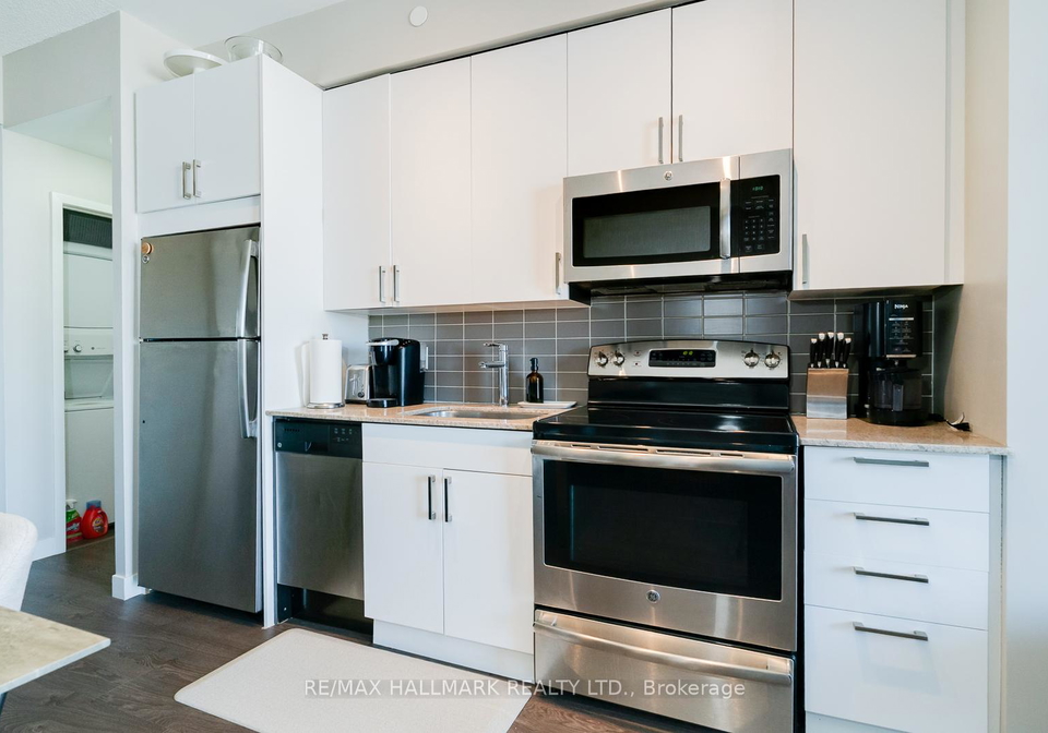 2055-danforth-avenue-toronto-ontario-e12449316