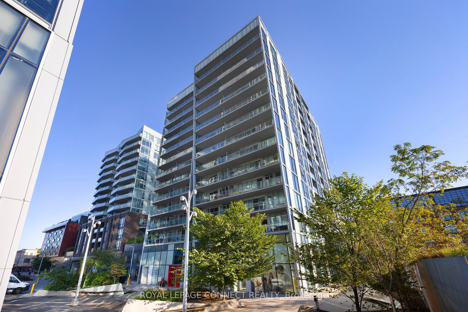 25-baseball-place-toronto-ontario-e12450029