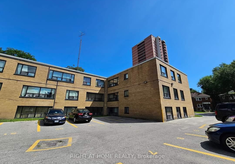 20-cosburn-avenue-east-york-ontario-e12451632