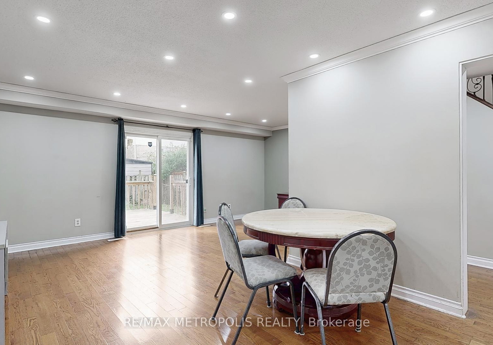 61-horseshoe-crescent-scarborough-ontario-e12451941
