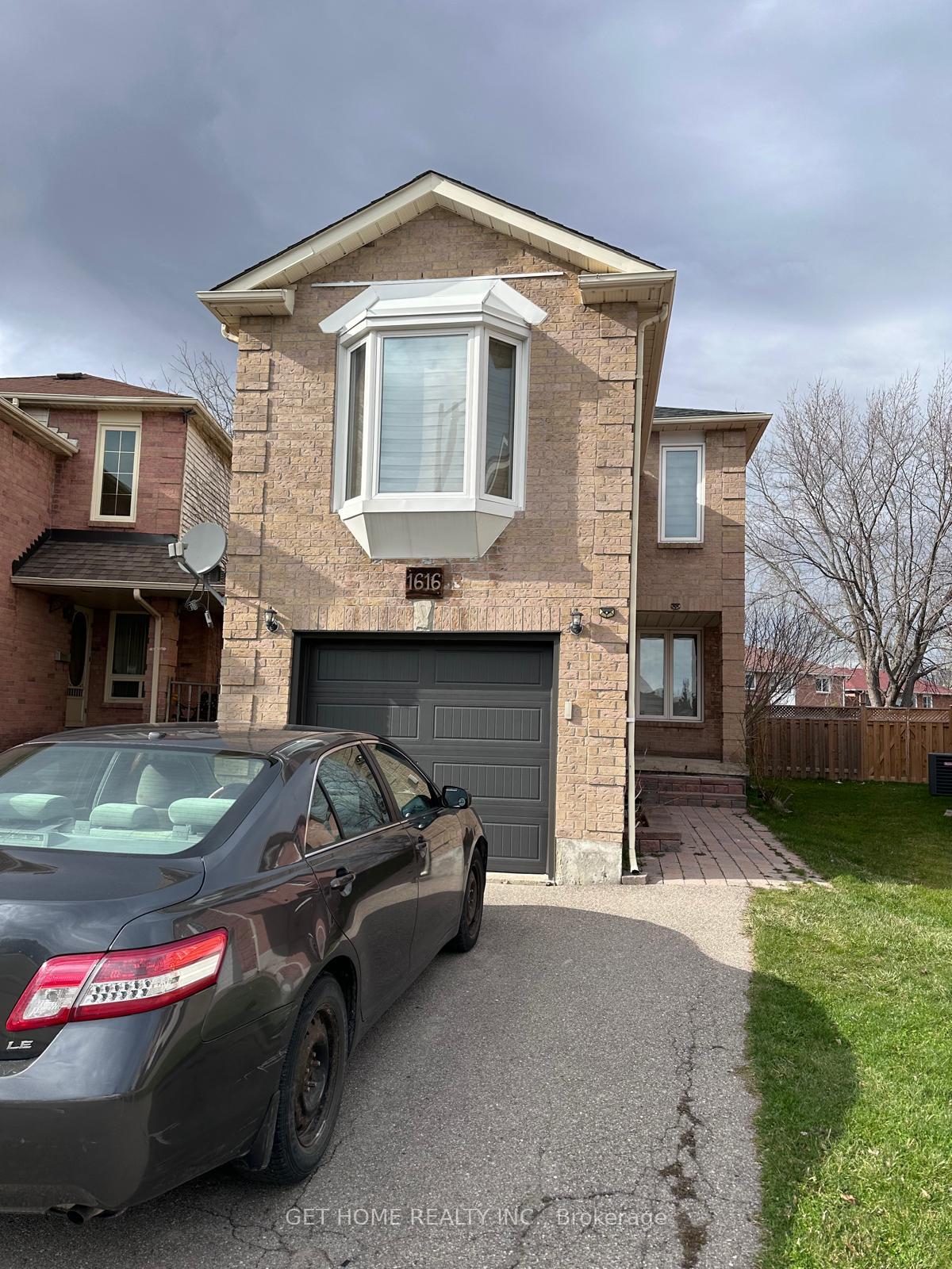 1616-tawnberry-street-pickering-ontario-e12452026