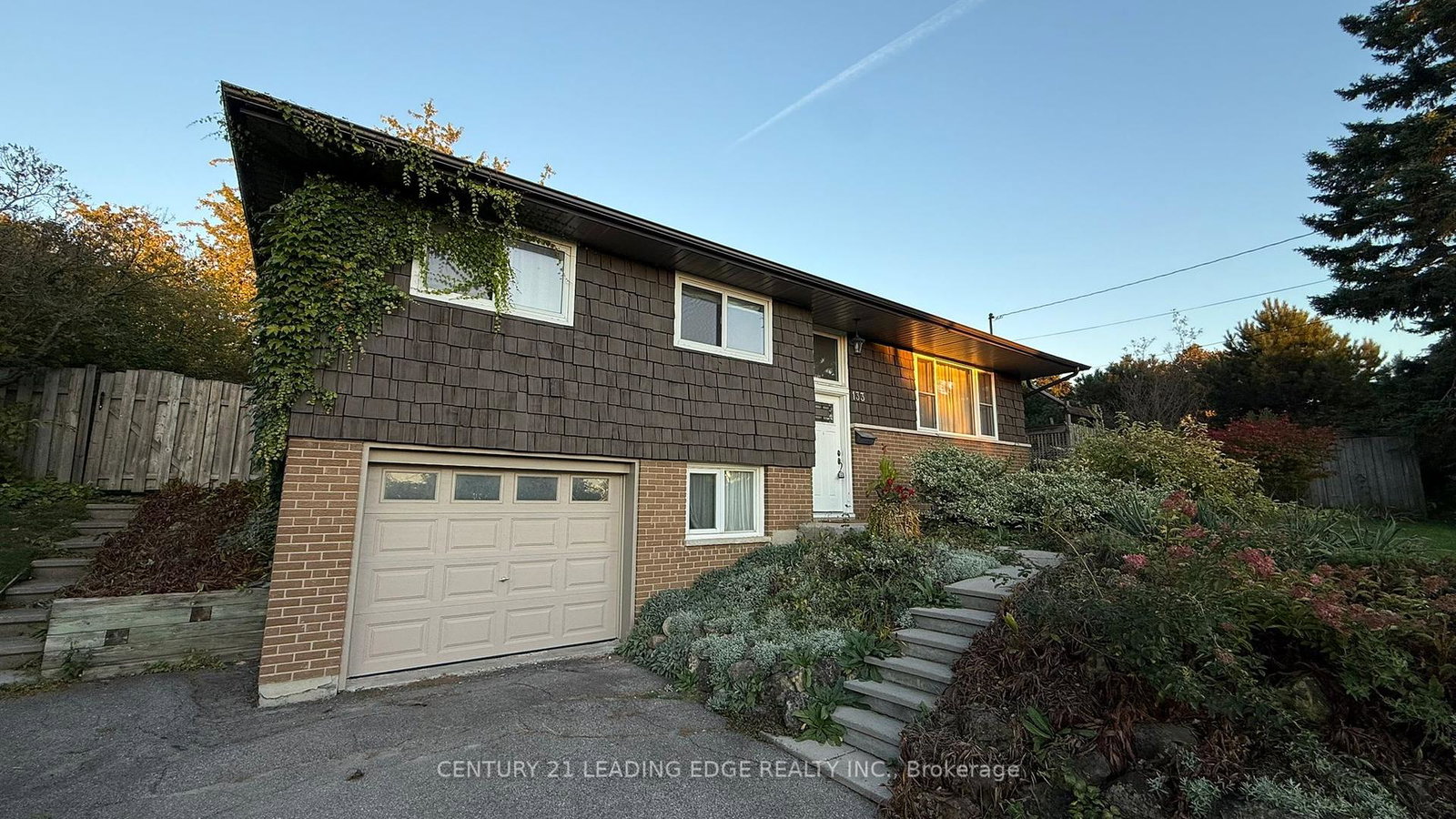 133-elizabeth-crescent-whitby-ontario-e12453124