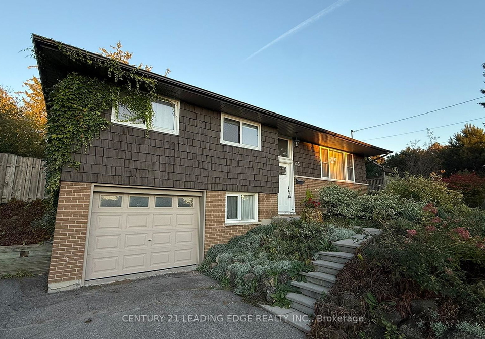 133-elizabeth-crescent-whitby-ontario-e12453124
