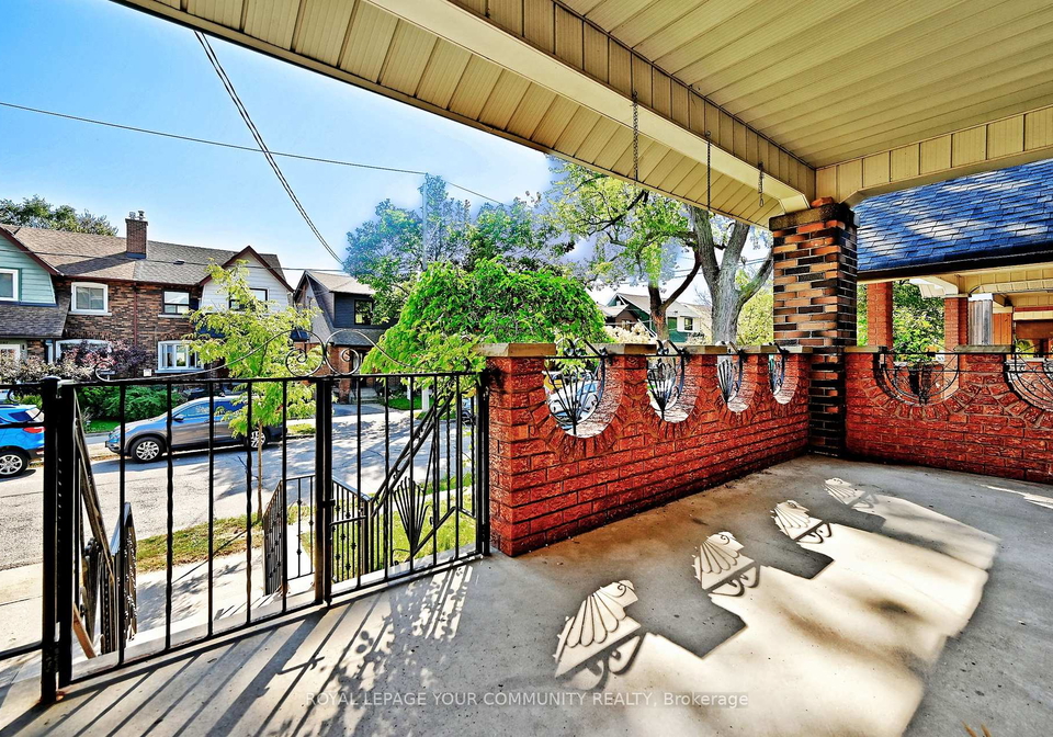 284-wolverleigh-boulevard-east-york-ontario-e12453369