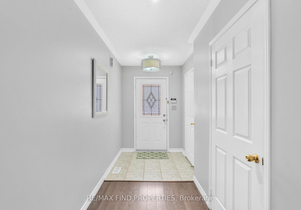 24-bartolo-lane-ajax-ontario-e12453393