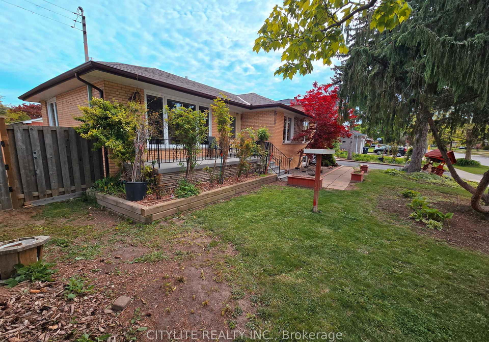 2-emmeline-crescent-scarborough-ontario-e12453559