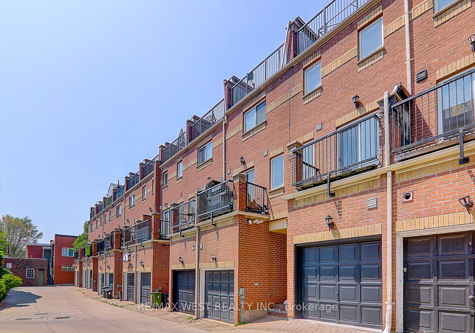 20-azzarello-lane-toronto-ontario-e12455922
