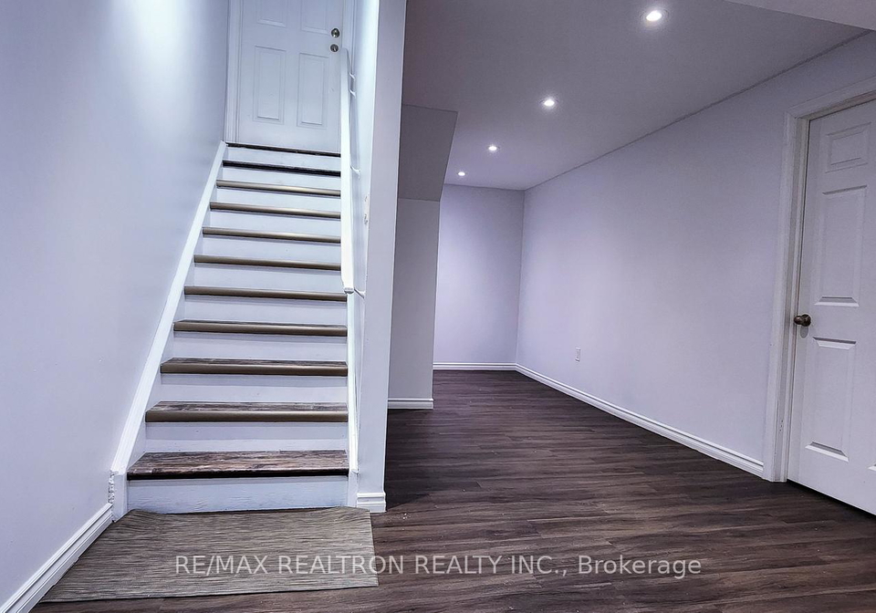 24-bignell-crescent-ajax-ontario-e12456261