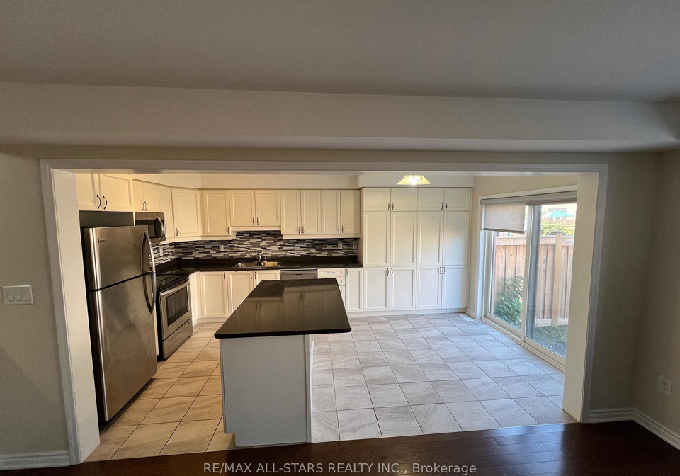 12-westfield-drive-whitby-ontario-e12458388