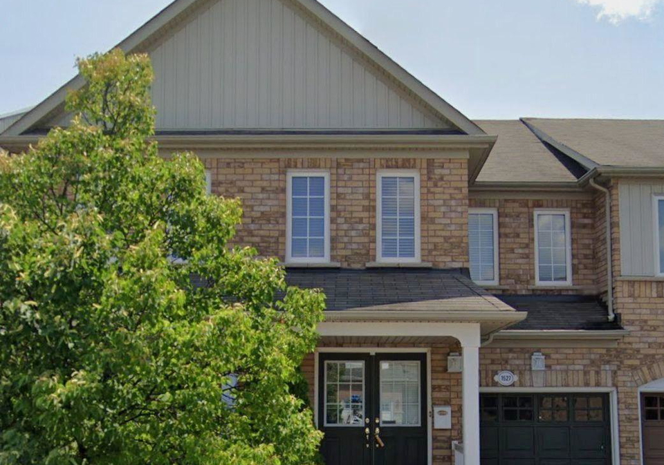 1527-avonmore-square-pickering-ontario-e12458652