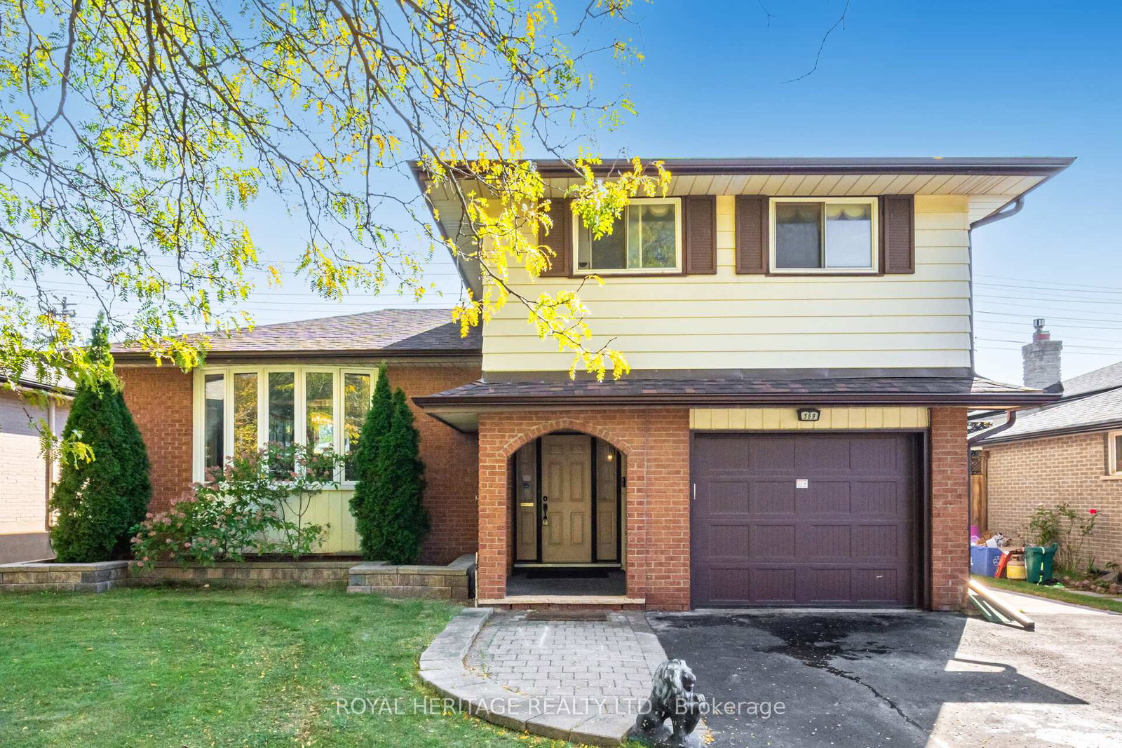 369-carnaby-court-oshawa-ontario-e12462376