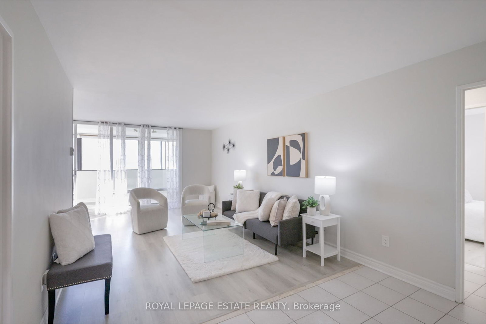 5-massey-square-east-york-ontario-e12463088
