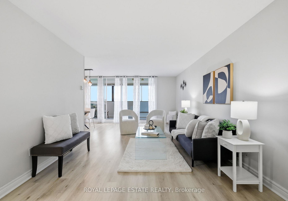 5-massey-square-east-york-ontario-e12463088