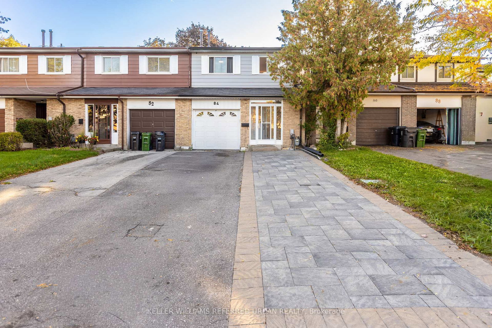 84-lowry-square-scarborough-ontario-e12466367
