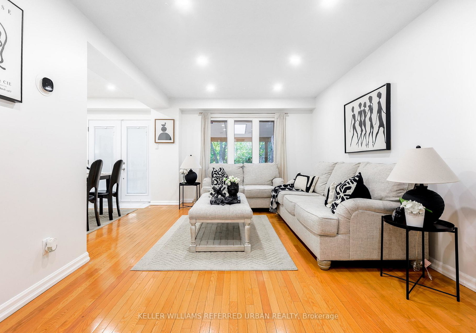84-lowry-square-scarborough-ontario-e12466367