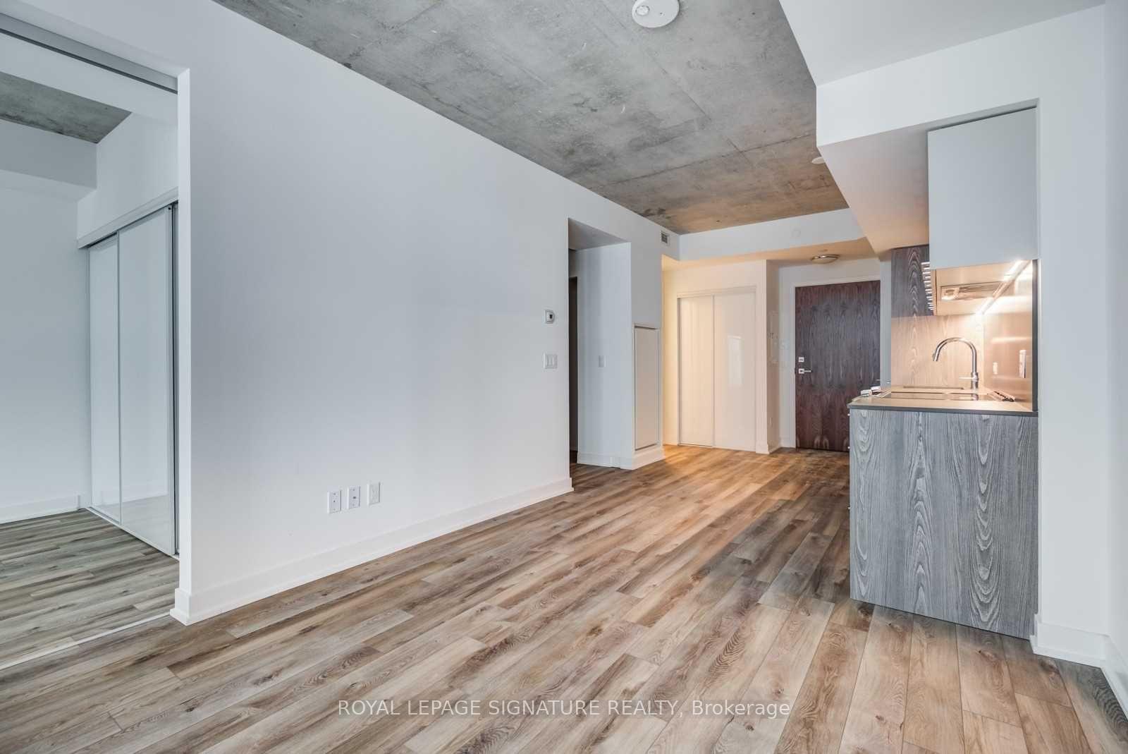 30-baseball-place-toronto-ontario-e12466748