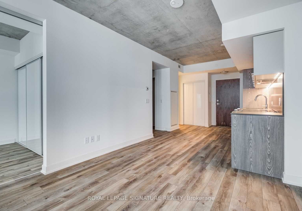 30-baseball-place-toronto-ontario-e12466748