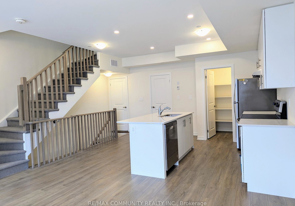 755-omega-drive-n-pickering-ontario-e12466817