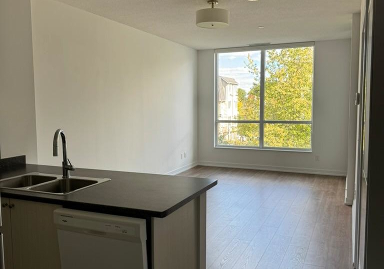 8-trent-avenue-toronto-ontario-e12467297