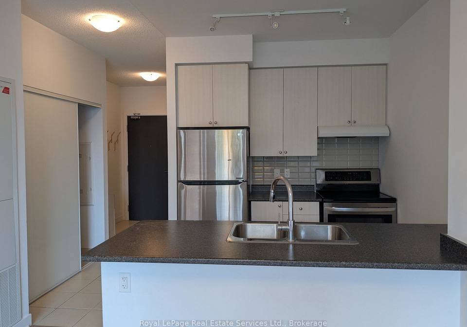 8-trent-avenue-toronto-ontario-e12467297