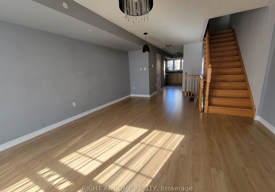 48-filly-path-oshawa-ontario-e12467438