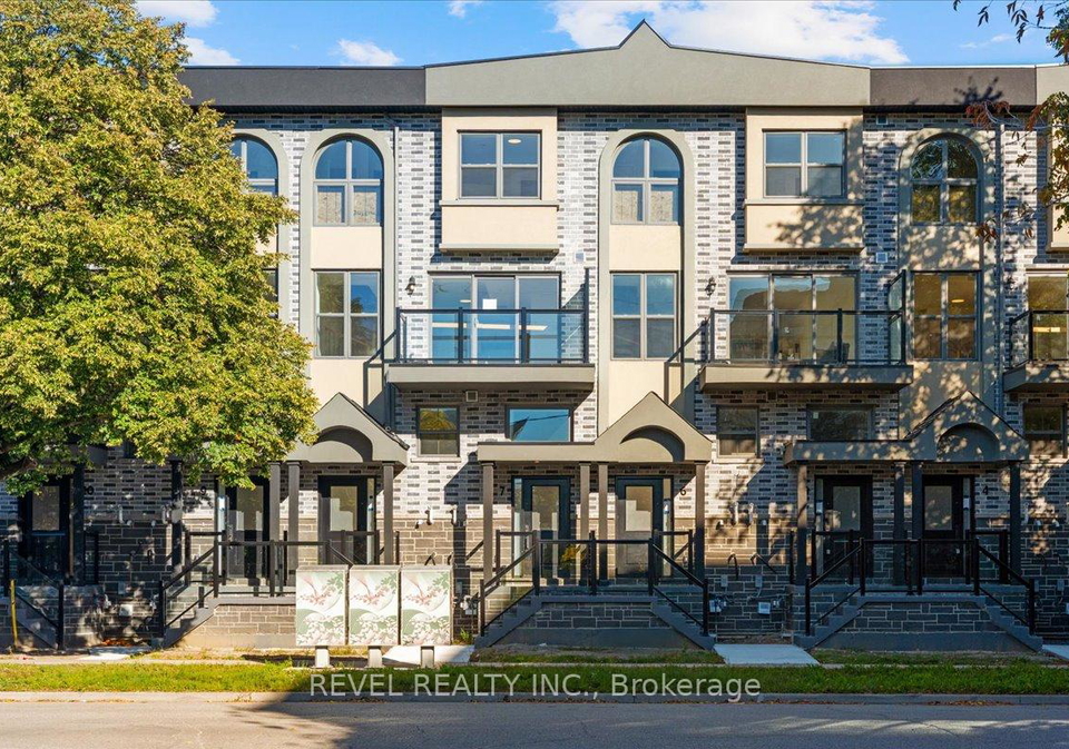 200-railway-engine-house-way-whitby-ontario-e12469780