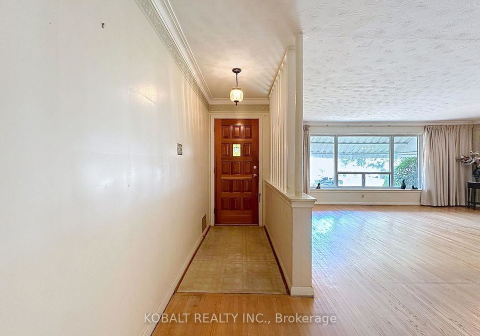 19-kidbrooke-crescent-scarborough-ontario-e12471782