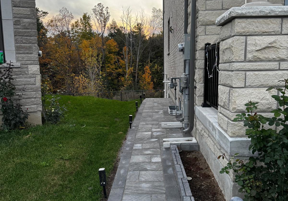 1438-mockingbird-square-pickering-ontario-e12472385