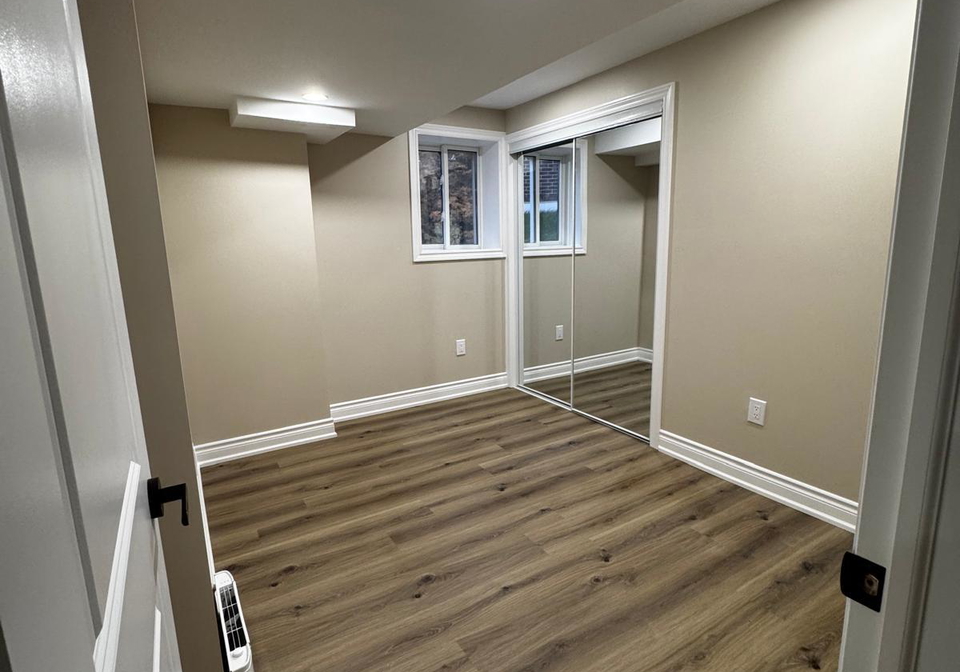 1438-mockingbird-square-pickering-ontario-e12472385