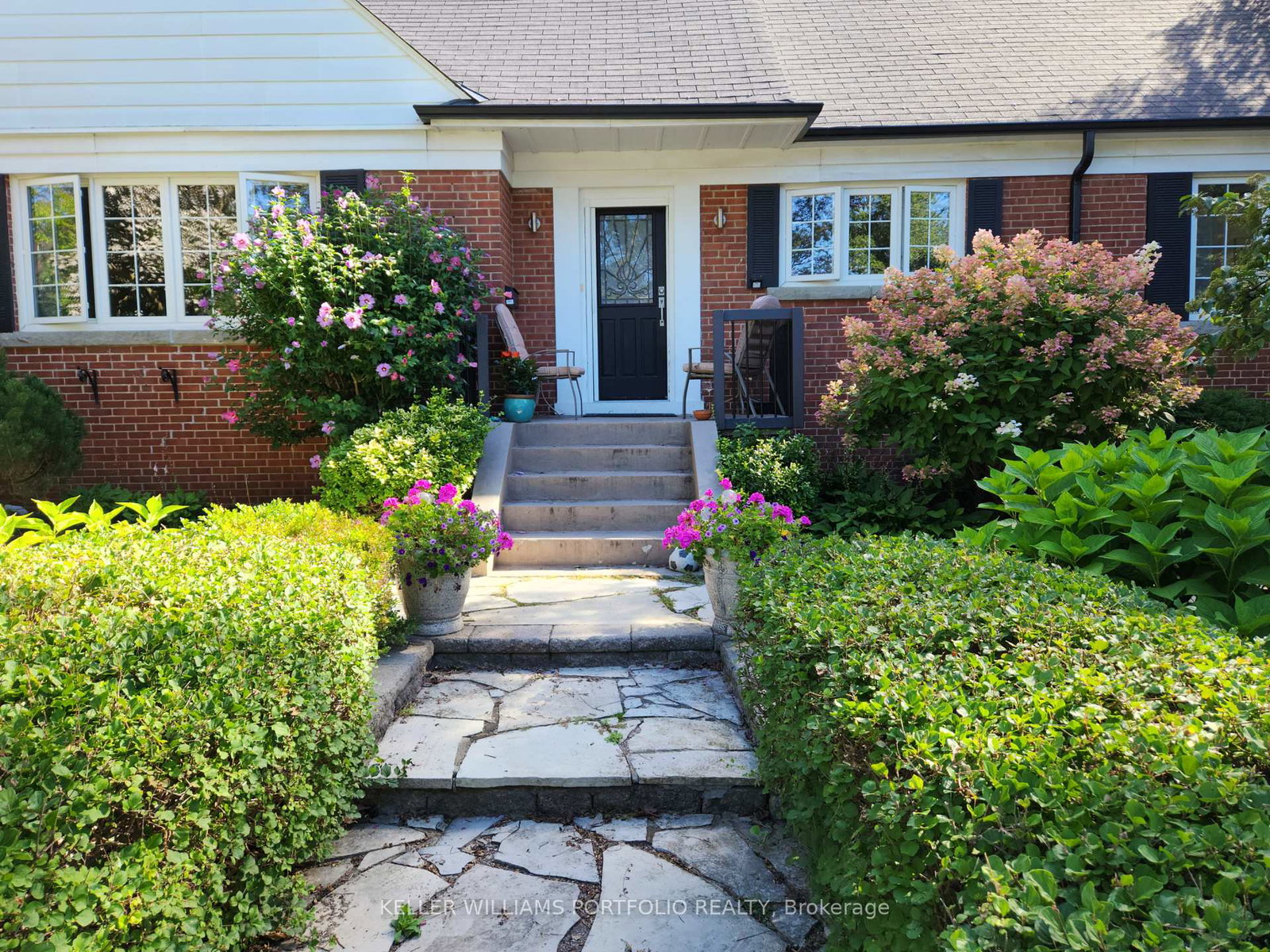 27-wood-glen-road-scarborough-ontario-e12473096