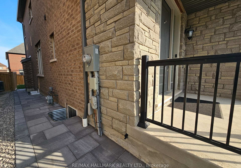 35-beasley-street-whitby-ontario-e12473312
