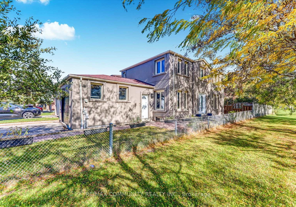 7-adams-drive-ajax-ontario-e12473393