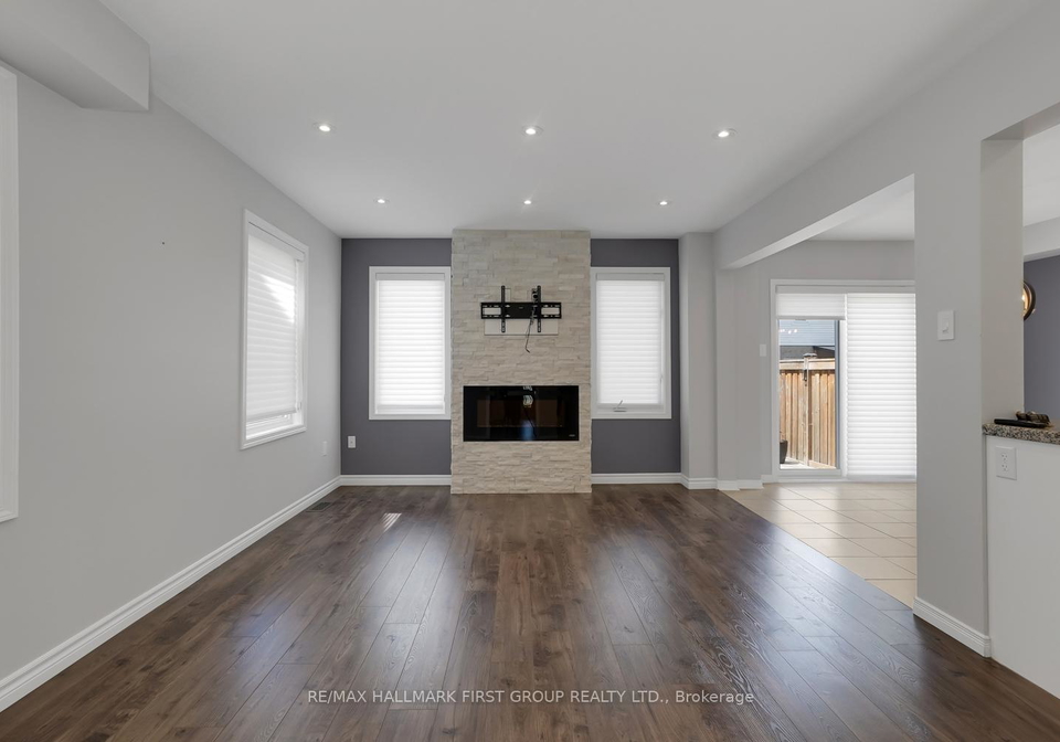 60-ray-richards-street-clarington-ontario-e12473779