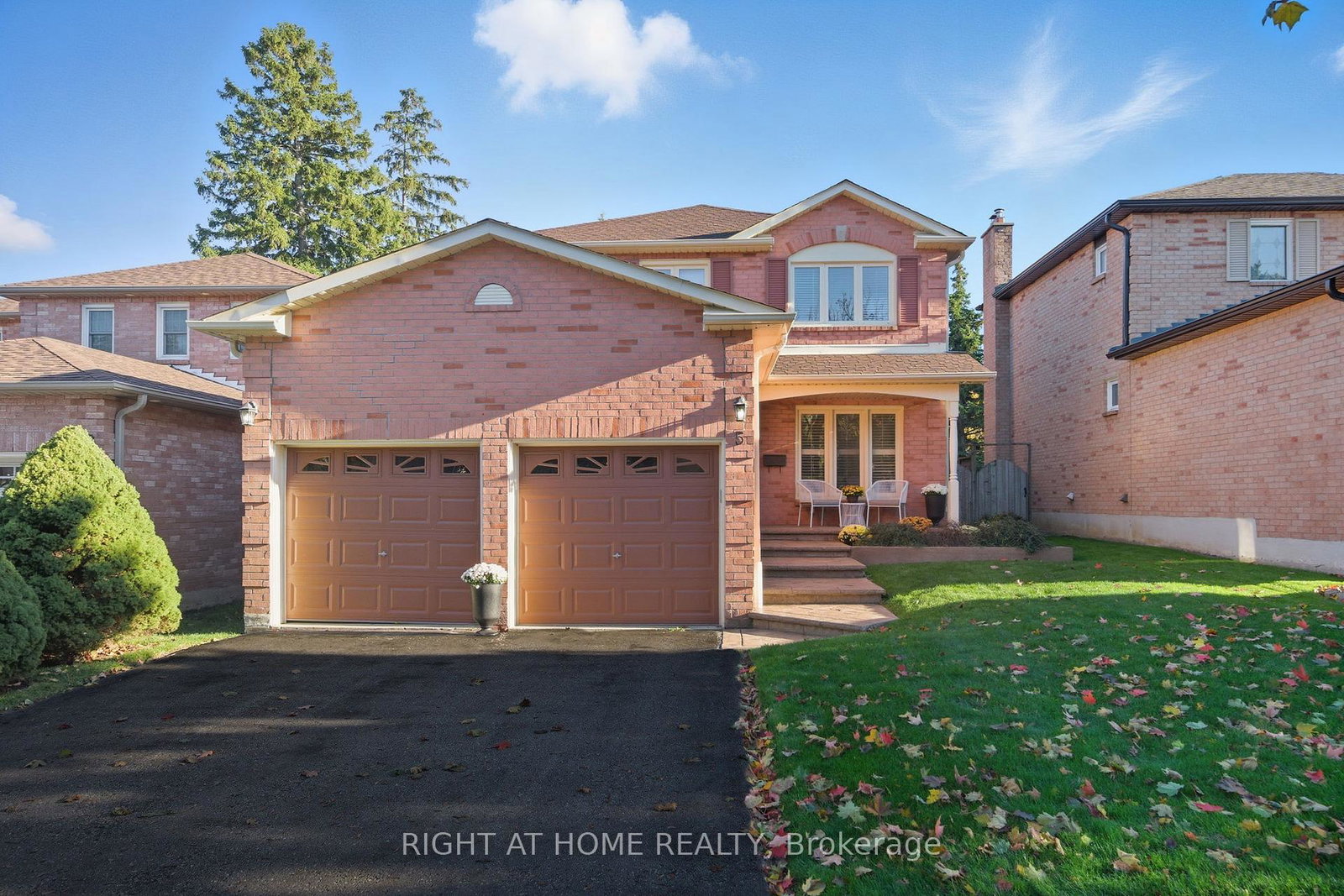 5-wickens-crescent-ajax-ontario-e12473785