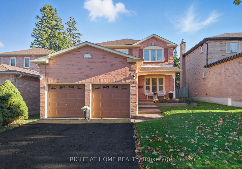 5-wickens-crescent-ajax-ontario-e12473785