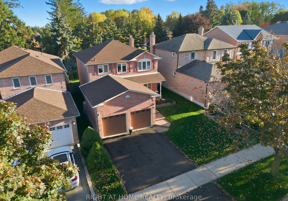 5-wickens-crescent-ajax-ontario-e12473785
