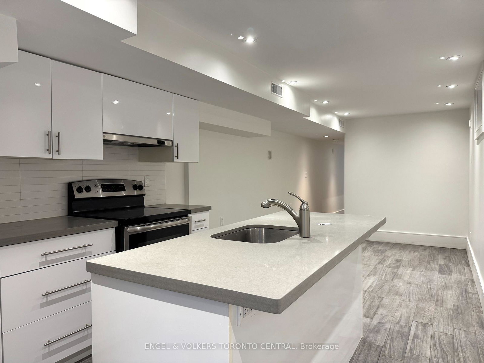 111-boston-avenue-toronto-ontario-e12474135