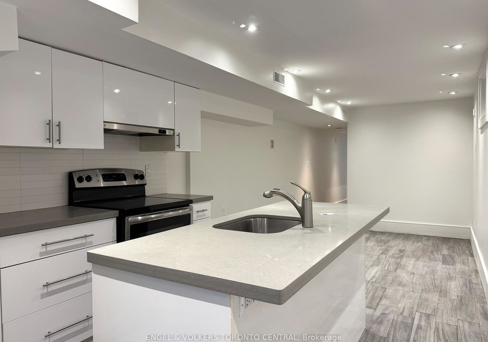 111-boston-avenue-toronto-ontario-e12474135
