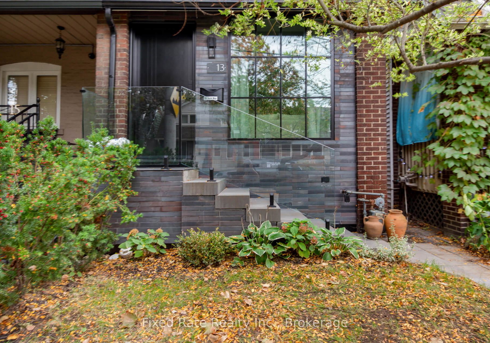13-larchmount-avenue-toronto-ontario-e12474703
