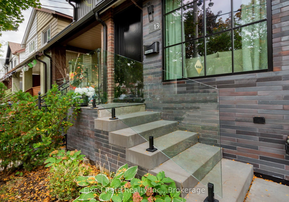 13-larchmount-avenue-toronto-ontario-e12474703
