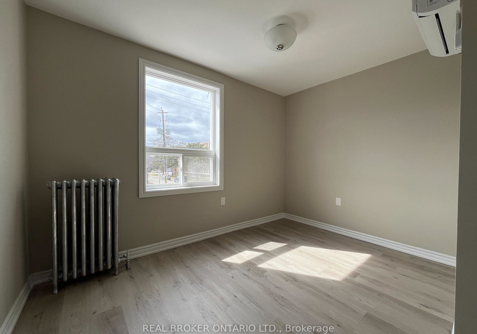395a-donlands-avenue-east-york-ontario-e12475241