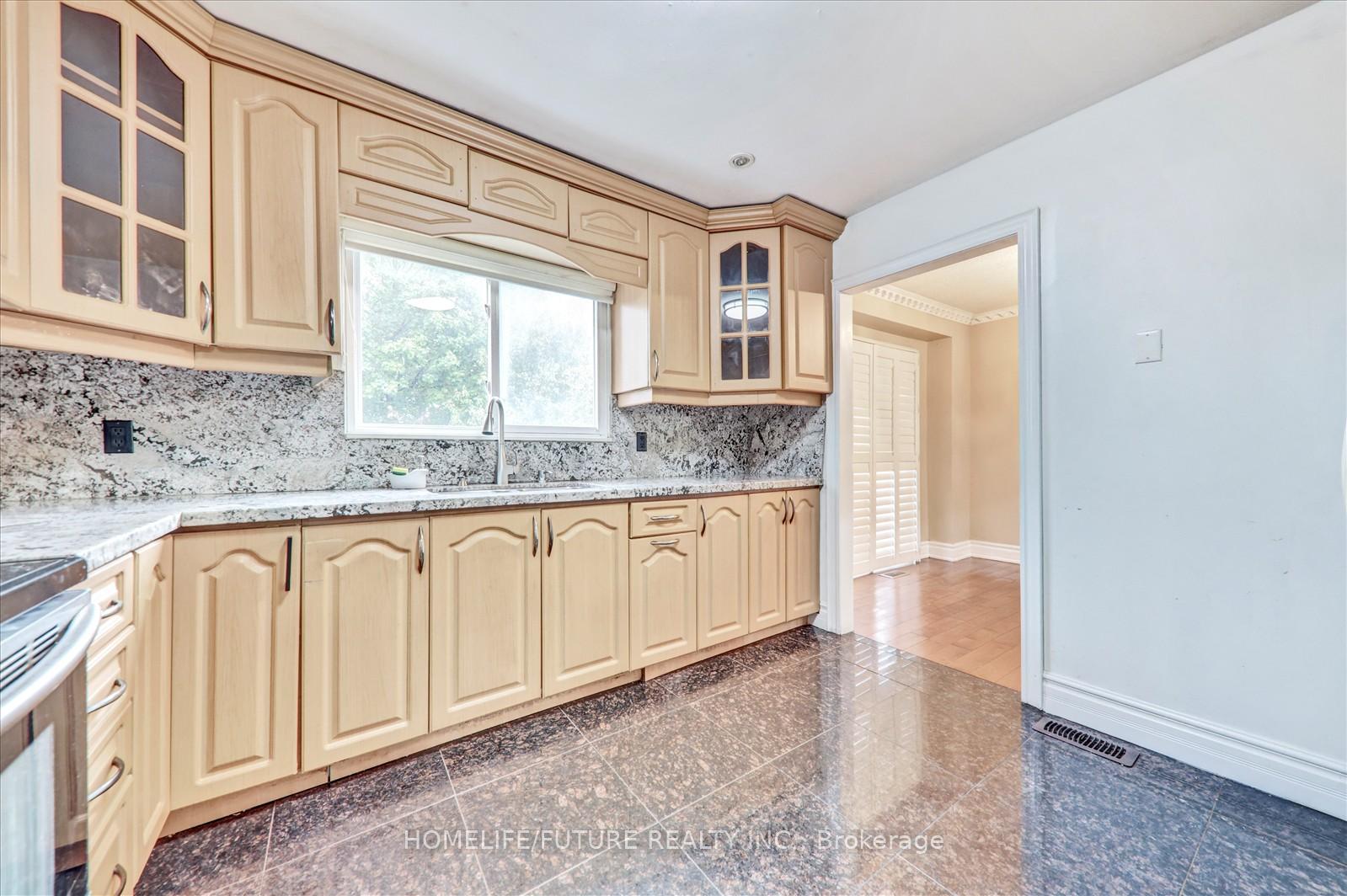 97-dunsfold-drive-scarborough-ontario-e12477375